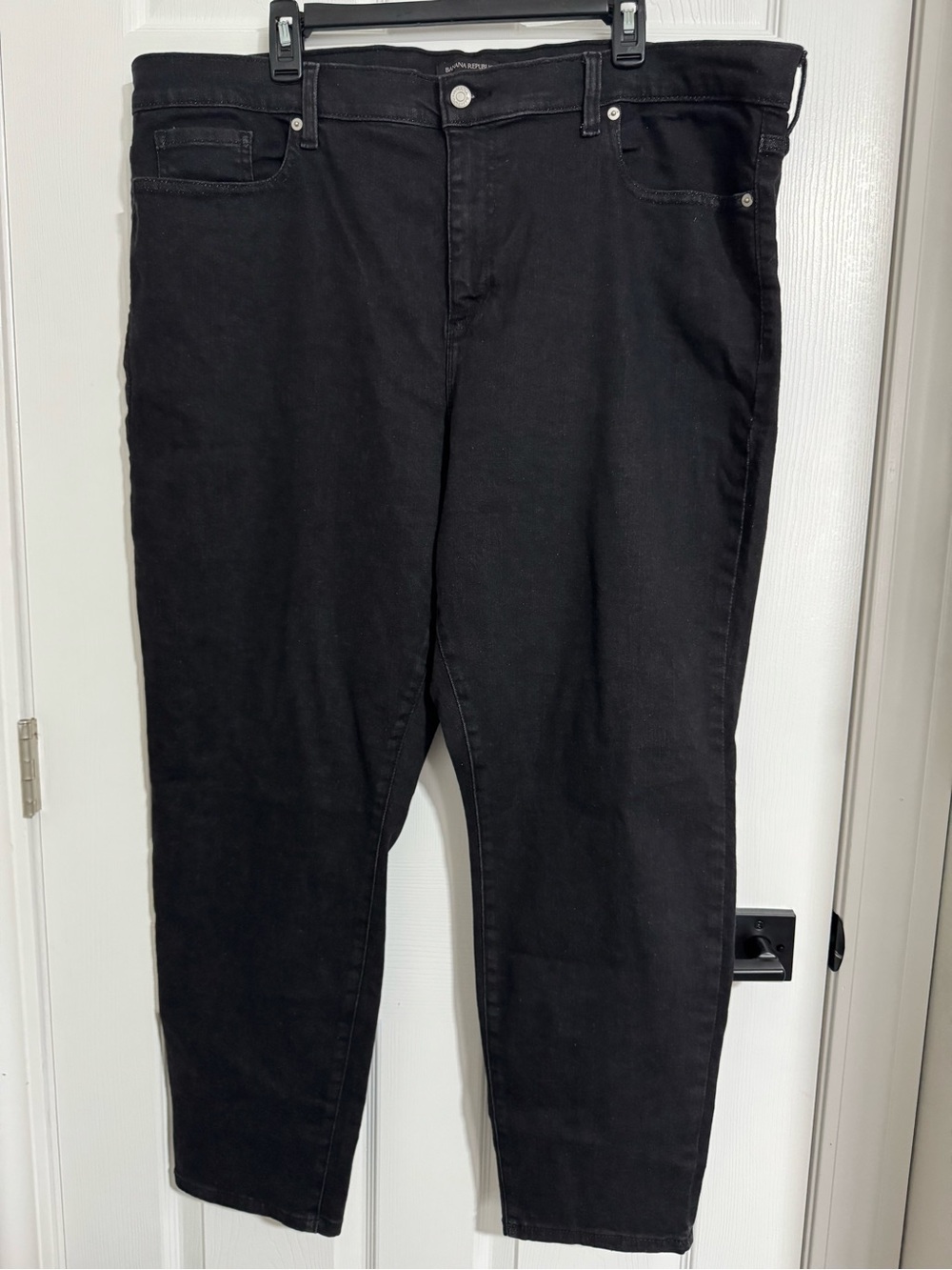 Banana Republic Women's Skinny Jeans in Black